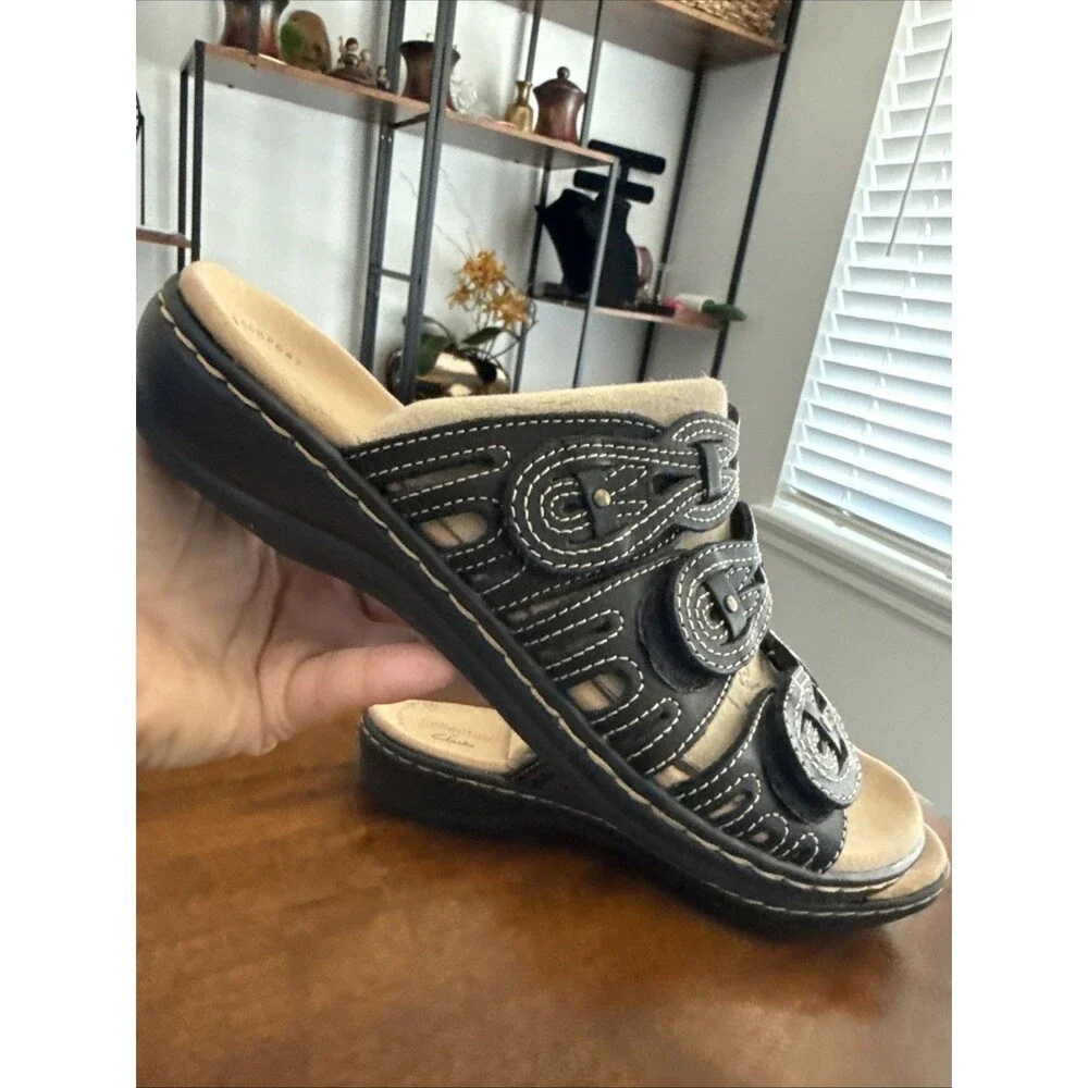 Clarks Leather Leisa Faye Sz 37.5 Adjustable Triple Strap Slip On Black Sandals